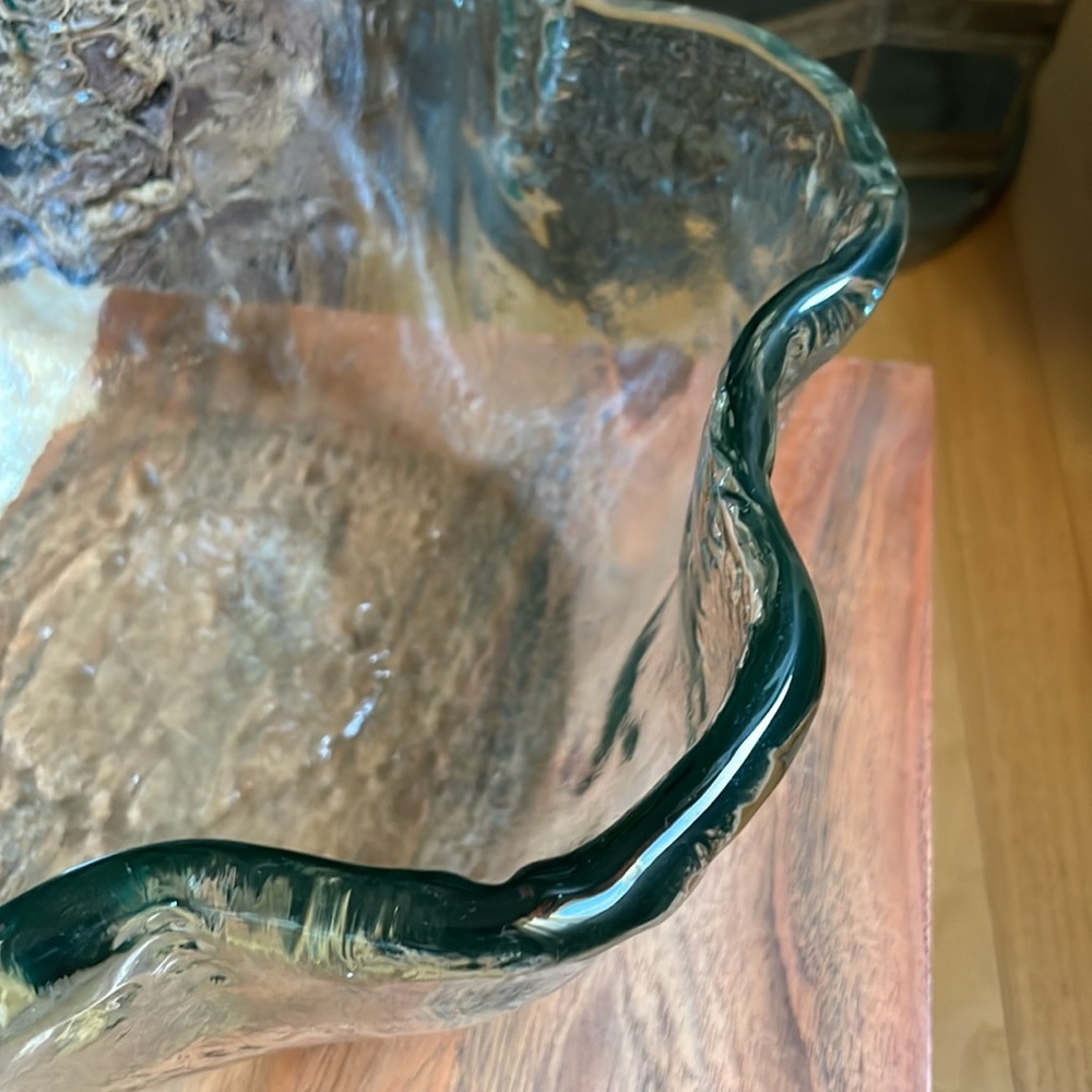 Elegant Recycled Glass Serving Bowl🏠 - Picture 5 of 11
